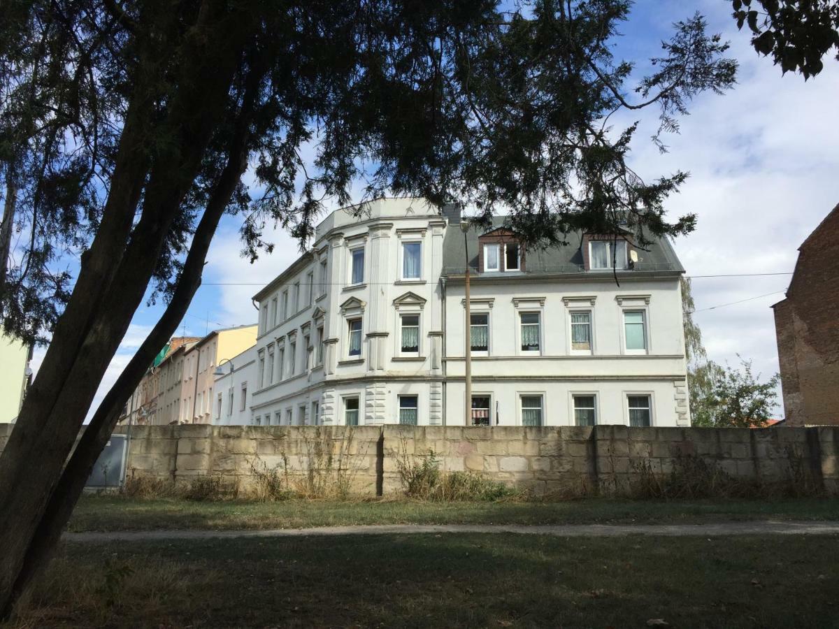 Apartments Am Park Наумбург Экстерьер фото